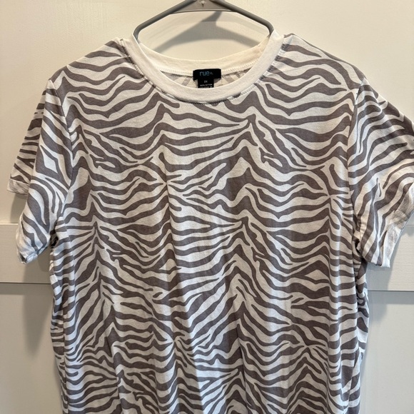 Zebra Print Rue+ Brand T-Shirt - Picture 2 of 6